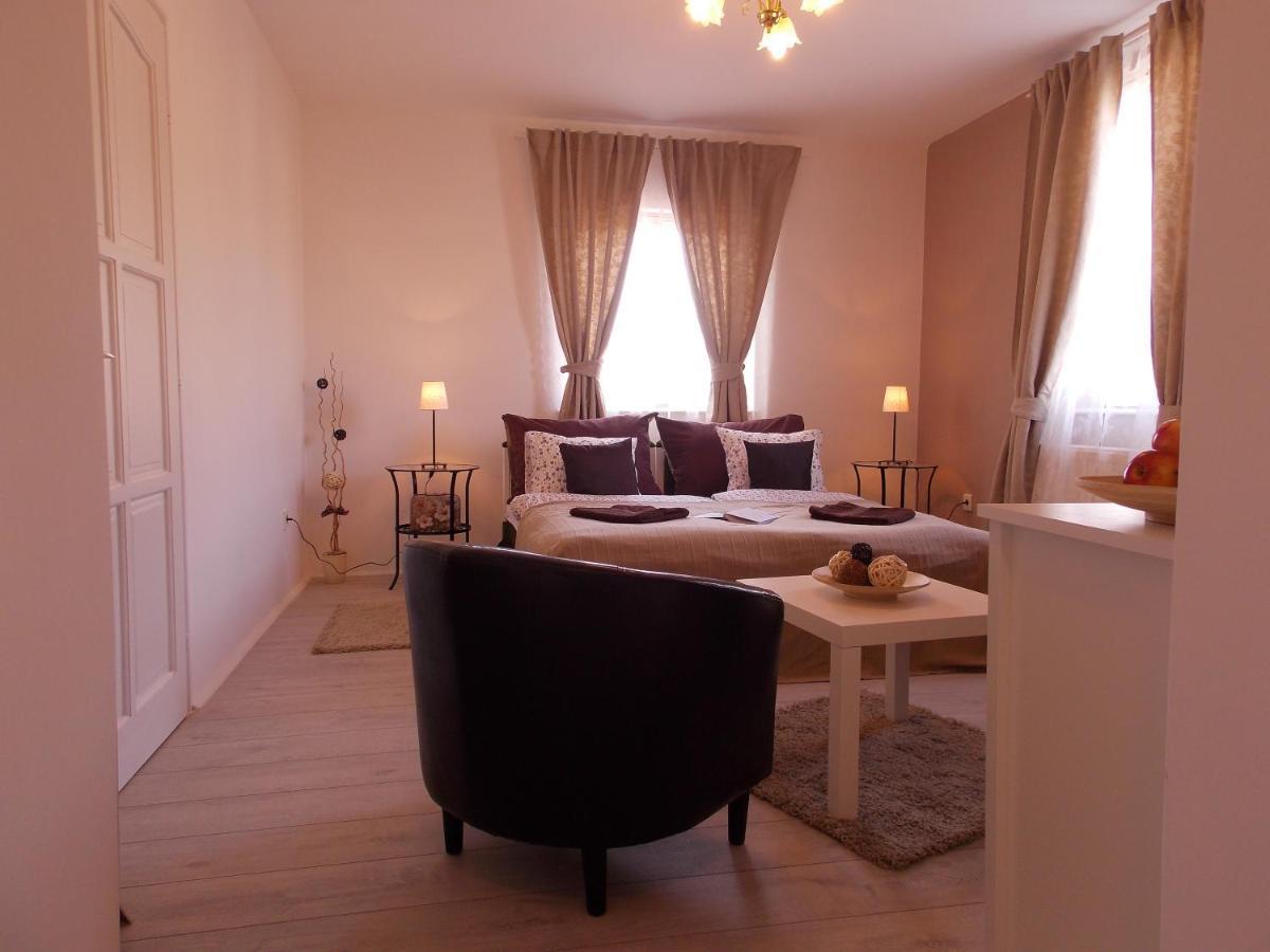 Eden Villa Apartmanhaz Balatonfured Exterior photo